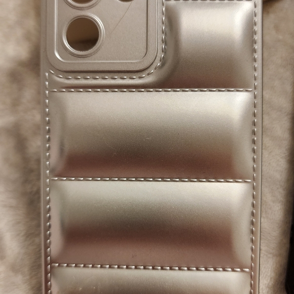 Stylish Phone Case Collection - Assorted Designs - Picture 3 of 9